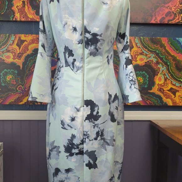 Calvin Klein ~ Sz 4 ~ Serena Aqua Dress with Bell Sleeves ~ Excellent Condition - Picture 4 of 10